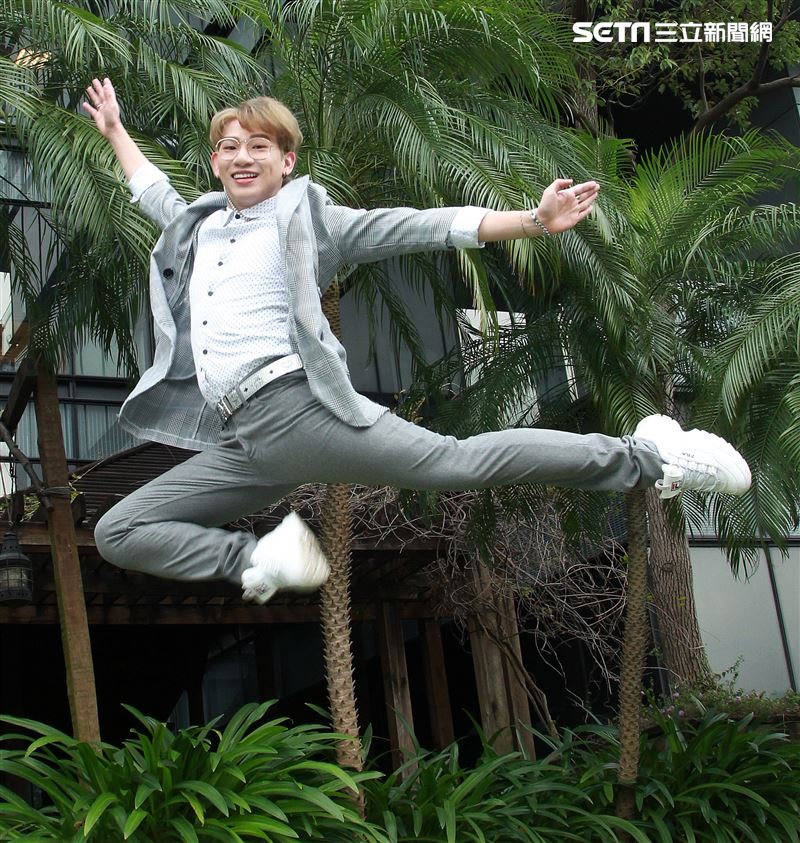 嘻小瓜接受三立新聞網專訪。（記者邱榮吉/攝影） 