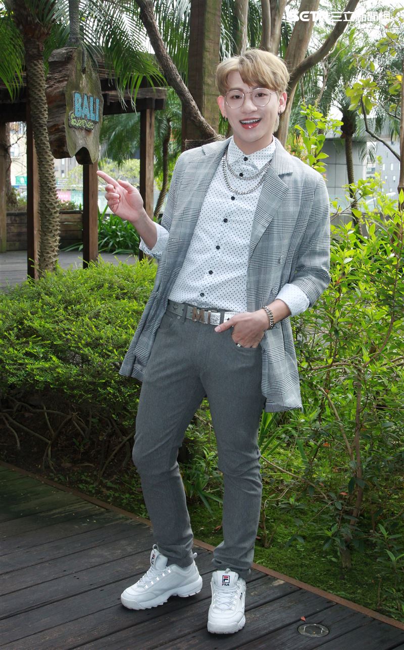 嘻小瓜接受三立新聞網專訪。（記者邱榮吉/攝影） 