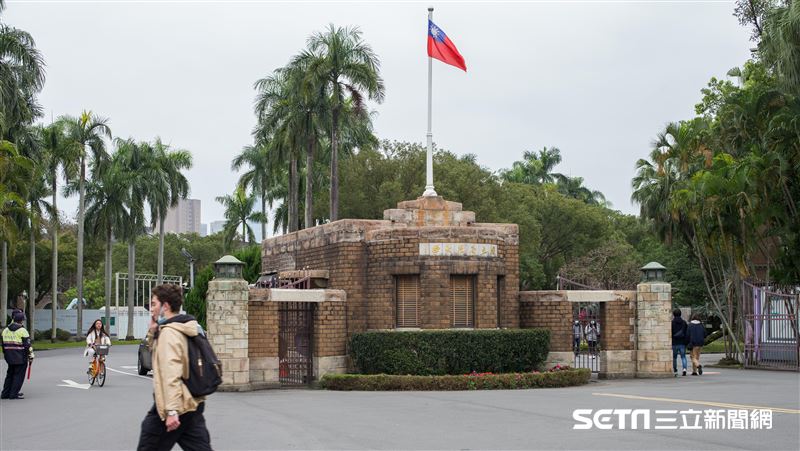 騙爸媽讀台大電機詐4百萬　獲判無罪