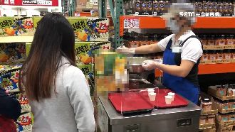 美食街試吃難防飛沫　專家：建議暫停