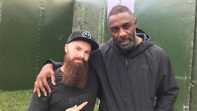 英國男星伊卓瑞斯艾巴（Idris Elba）臉書