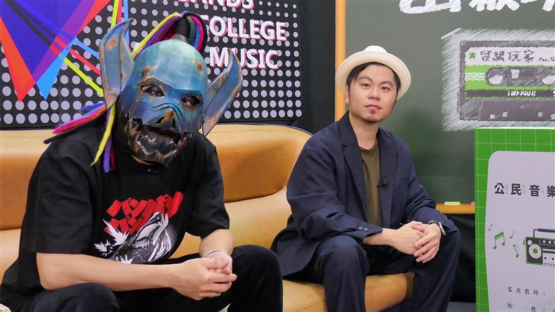 男星奪音樂大獎　30萬全花在蓋宮廟