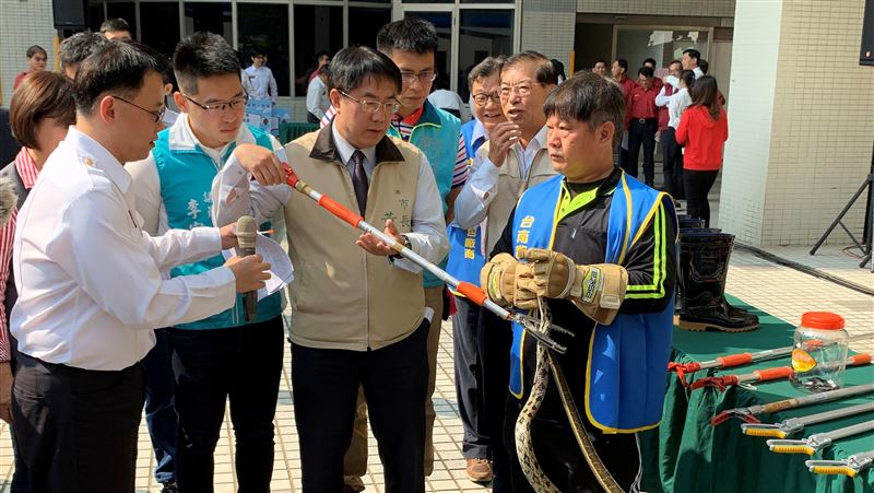台南消防捕蜂捉蛇成歷史　外包商處理