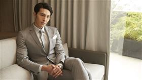 男星陳禕倫帥度破表。（圖／嘉裕西服提供）