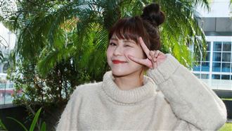 中邪熱吻算啥！台8女星曾含熱狗激吻