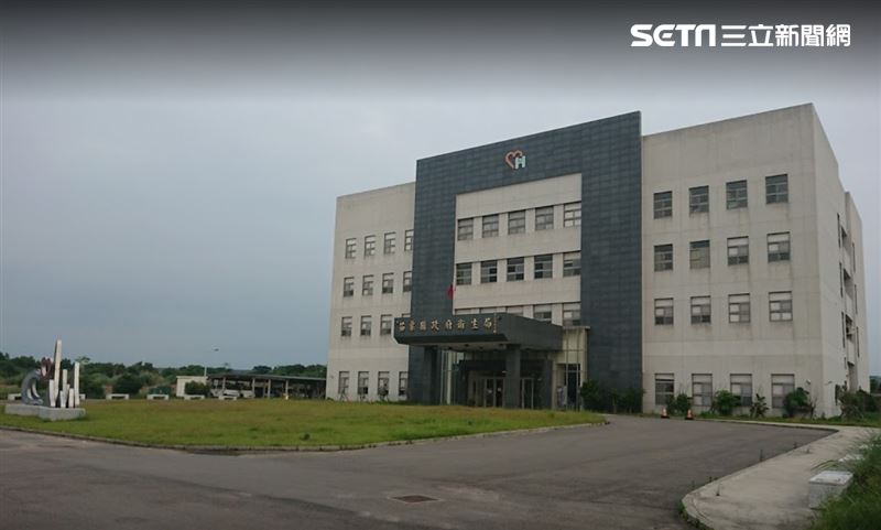 居家隔離趴趴造　男酒店喝酒未戴口罩