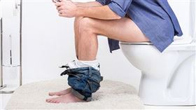 廁所，手機（圖／PIXABAY）