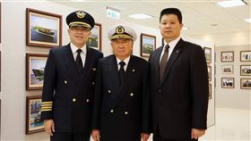 張國煒凌晨PO與張榮發合照。（圖／翻攝自張國煒臉書）