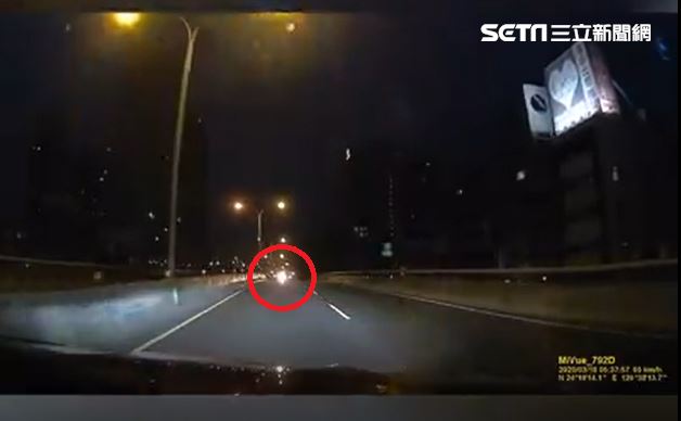 開車驚見「佛光」　真相竟害車主閃尿