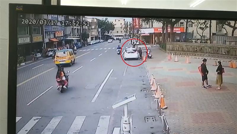 幼稚園前男強開車門擄童？驚悚畫面曝