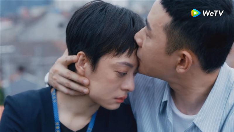 愛火慢燉！孫儷羅晉屋頂之吻網全哭慘
