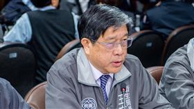 桃市府公布違反居家檢疫及隔離裁罰原則武漢肺炎（2019冠狀病毒疾病，COVID-19）疫情持續擴大，桃園市政府衛生局長王文彥（圖）18日也列出違反武漢肺炎居家檢疫隔離裁罰原則，提醒民眾務必確實配合以免受罰。中央社記者吳睿騏桃園攝　109年3月18日