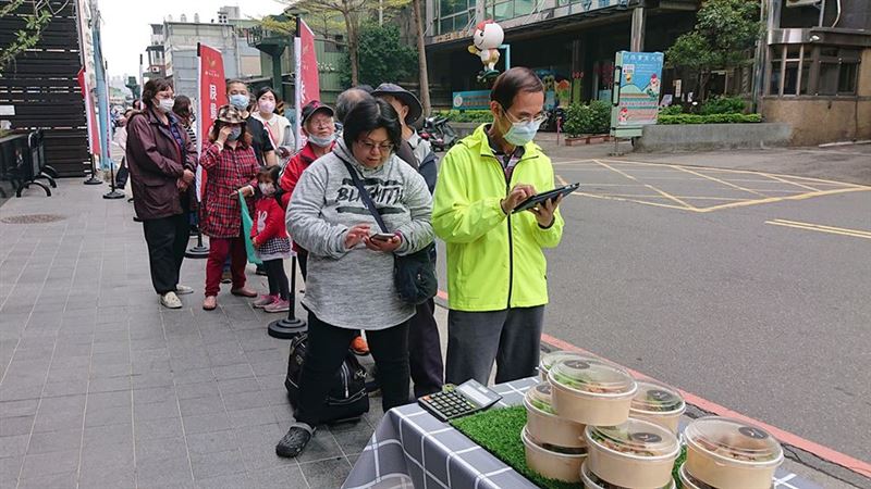 飯店推30元便當　行政套房下殺2折