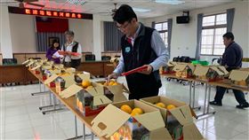 台東香丁評鑑出爐台東縣東河鄉晚崙西亞橙（香丁）評鑑18日出爐，由農友林燕隨奪冠，石漢同、江青霖分別獲得2、3名。（東河鄉農會提供）中央社記者盧太城台東傳真　109年3月18日