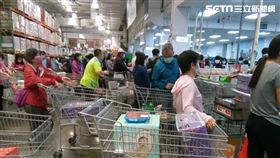 好市多,排隊,搶購潮/記者於慶璇攝影