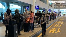 防疫車隊,排隊,桃園機場,武漢肺炎,邊境管制/記者陳啟明攝影