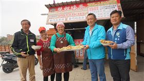 石蚵小麥季取消　楊鎮浯盼疫情過後推後續活動因武漢肺炎疫情，金門縣金寧鄉公所取消2020石蚵小麥文化季，縣長楊鎮浯（右2）認同鄉公所基於疫情考量，取消活動，期許鄉公所能在疫情和緩後，配合推出造福在地產業的後續活動。中央社記者黃慧敏攝　109年3月19日