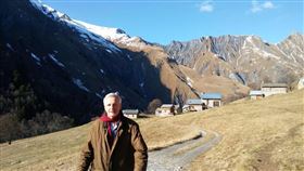 武漢肺炎（COVID-19、新冠肺炎）疫情延燒全球，曾參與英國脫歐談判的歐盟首席官員巴尼爾（Michel Barnier）今（19）稍早在推特證實，經檢測後呈陽性反應，確診感染新冠病毒。（圖／翻攝自巴尼爾臉書）