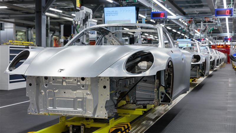 德國疫情失守　知名車廠全面停工