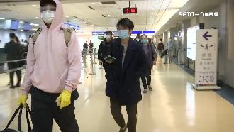 留學生買2倍價機票　桃機湧現返國潮