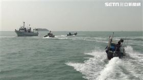 中國快艇越界攻擊海巡　驚悚畫面曝光（圖／翻攝畫面）