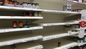 倫敦超市搶購一空倫敦超市爆發囤貨潮，補貨速度不及，貨架上空空如也。中央社記者戴雅真倫敦攝  109年3月20日