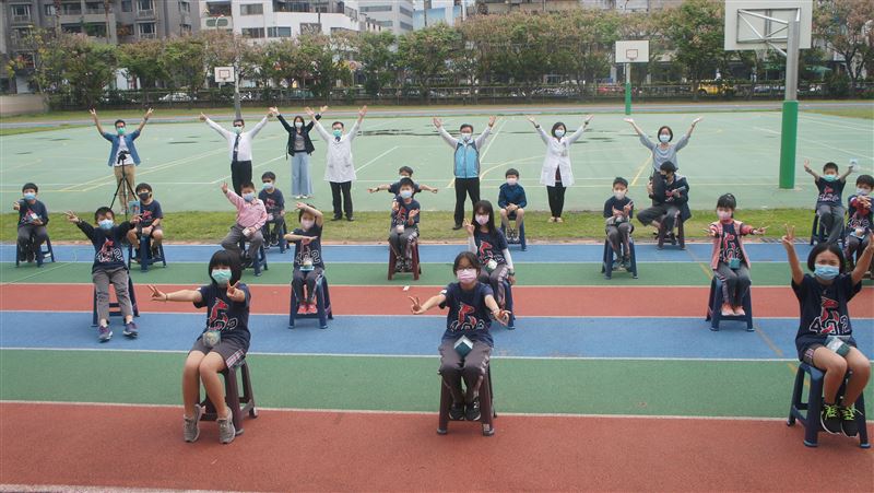 小學生的一封信　讓醫護人員倍感暖心