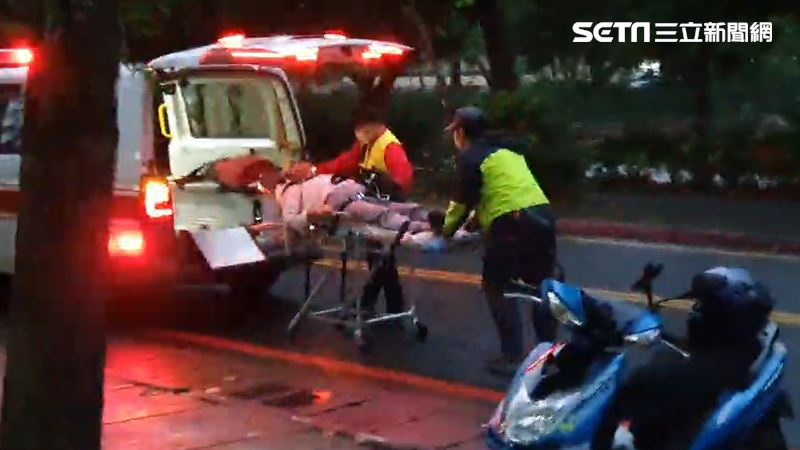 66歲翁路倒人行道　一量體溫不得了