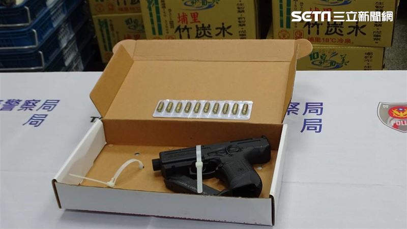 北投黑幫約談判　警查獲制式衝鋒手槍