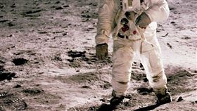 美國太空總署原希望於2024年再度實現人類登月，但因武漢肺炎攪局，導致火箭及太空艙籌備工作中斷，可能延誤計畫時程。（示意圖／圖取自Unsplash圖庫）