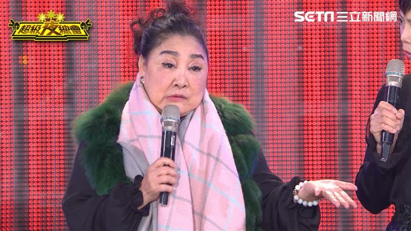 藝人賺錢用命博　女星遭開山刀架脖子