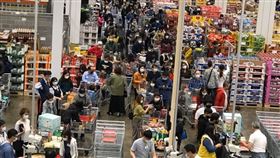 賣場搶物資(圖/網友提供)