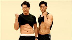 黃少祺和師弟白佳偉19日上「三立華劇」及「三立台劇」臉書直播