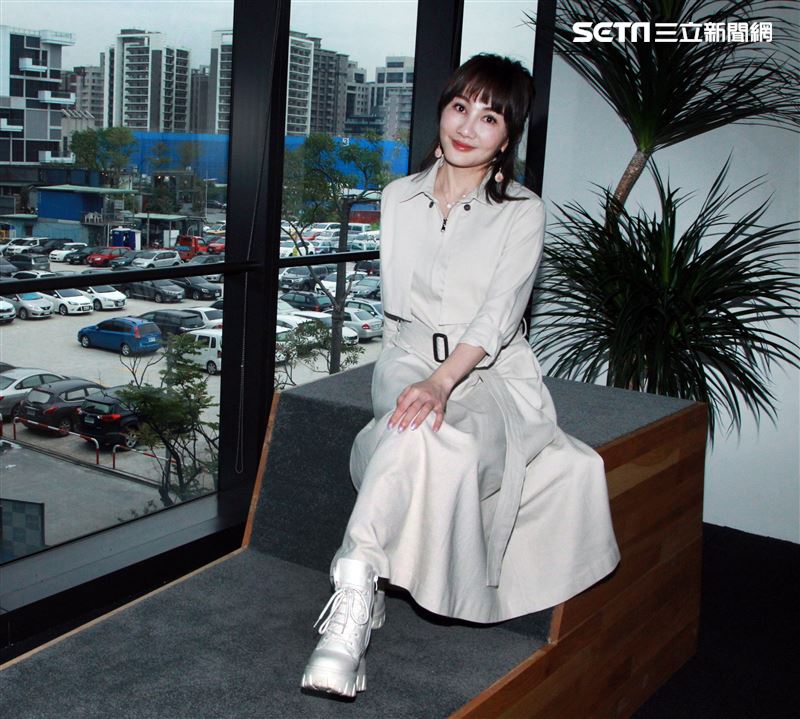 雞屎妹王宥忻接受三立新聞網專訪。（記者邱榮吉/攝影）