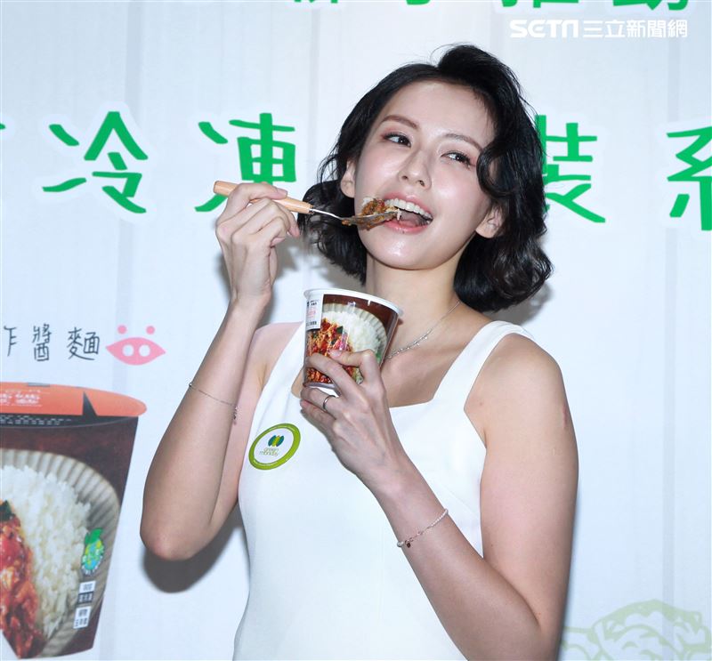 新婚才一年袁艾菲享受一下2人世界，如果懷孕了一定會詔告天下。（記者邱榮吉/攝影）