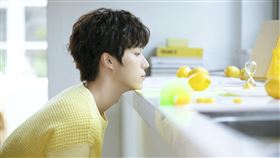 石承鎬<酸酸的你>MV 照片請註明愛貝克思提供