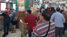 愛買,衛生紙,限購令。（圖／記者陳韋帆攝影）