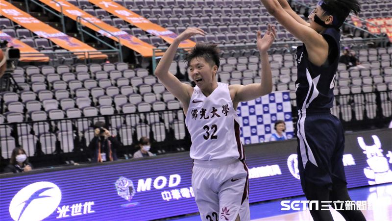 UBA／佛光3OT慘放槍　世新晉級