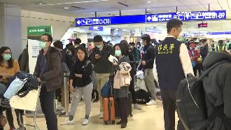 桃機大排長龍　留學生讚台防疫勝歐美