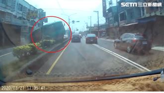 畫面曝光！砂石車巨獸直衝…吞食轎車