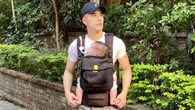 JR紀言愷和女兒晴晴。（天晴娛樂提供）