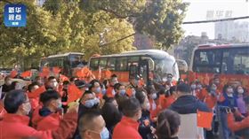 ▲陸官員近日吹起一股帶頭「下館子」風潮。（圖／翻攝自新華觀點微博）