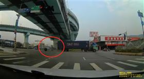 連結車,風火輪,輪胎,脫落,腳踏車,五股,新北（圖／翻攝自臉書我是五股人）