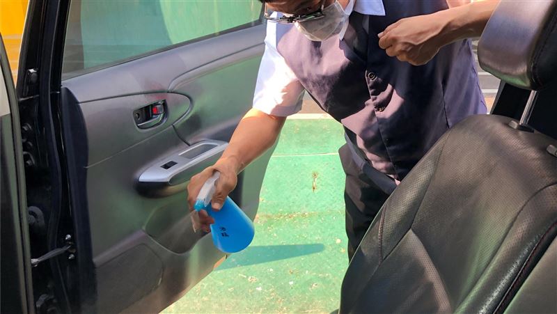服務居家隔離者　台南防疫計程車上線