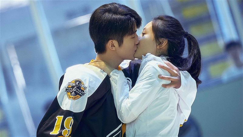 鄧倫零片酬客串　女星受封男神收割機