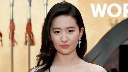 劉亦菲高喊這句　中國網民玻璃心又碎