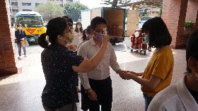 惠明盲校防疫　實施入校量體溫消毒雙手