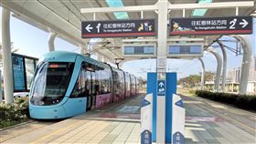 淡海輕軌藍海線　將採河岸雙軌替代方案　新北市府捷運局24日表示，淡海輕軌第二期藍海線將朝淡水河岸雙軌替代方案納入設計考量，近期將簽報市府核定，最快民國110年動工。圖為淡海輕軌綠山線。（捷運局提供）中央社記者黃旭昇新北傳真　109年3月24日