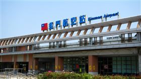 清明連假第4波台金加班機　25日開放訂位金門縣政府24日表示，清明第4波台金加班機25日上午9時開放訂位，由於這波加班機機位有限，提醒民眾盡早做好準備。圖為金門航空站。中央社記者黃慧敏攝　109年3月24日