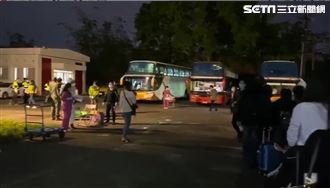 回家！第2批包機112台人隔離出關